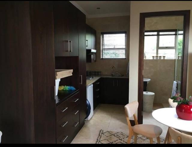1 BEDROOM PROPERTY TO RENT IN EMMARENTIA